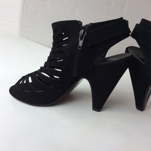 Top Moda Black Cutouts Heels Size 8.5 - Picture 4 of 16